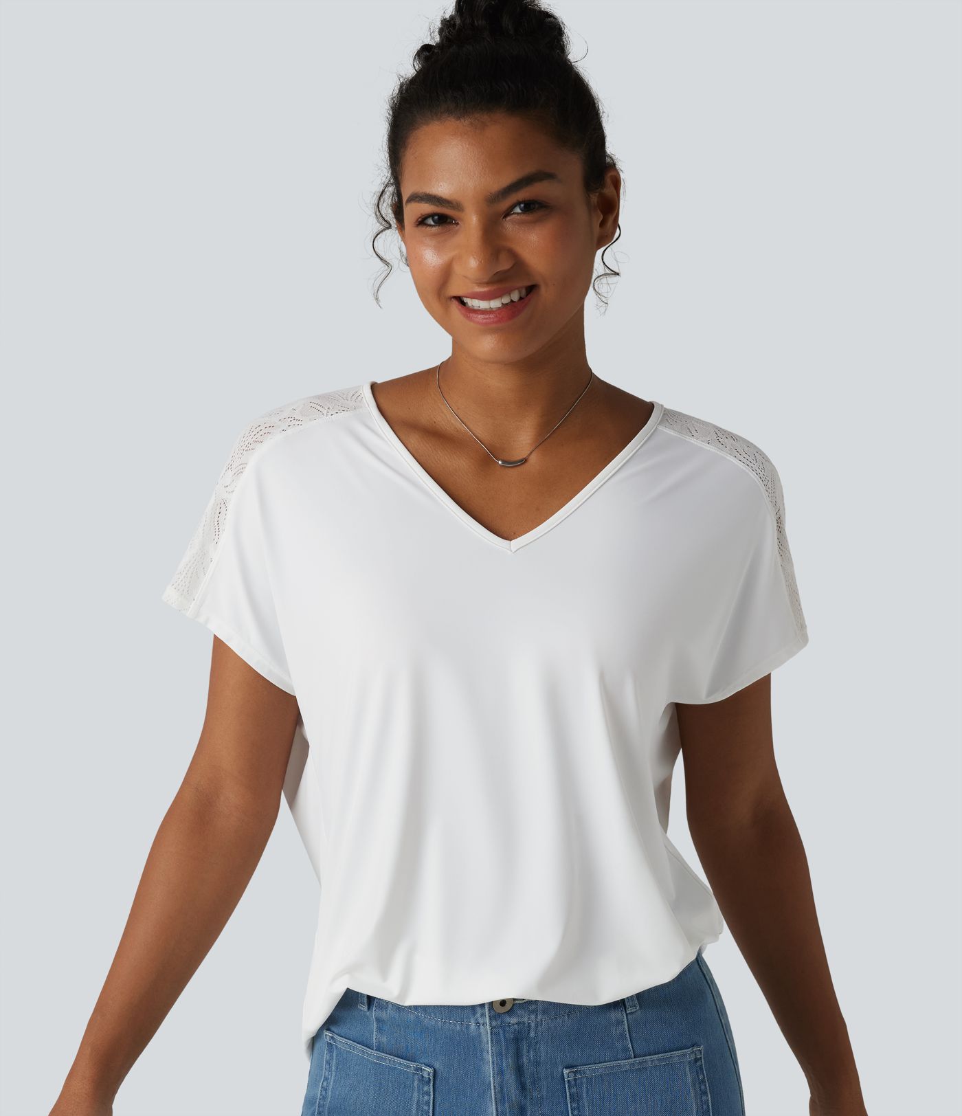 Haut décontracté col V manches chauve-souris courtes avec dentelle contrastée effet frais InstantCool séchage rapide, protection solaire UPF50