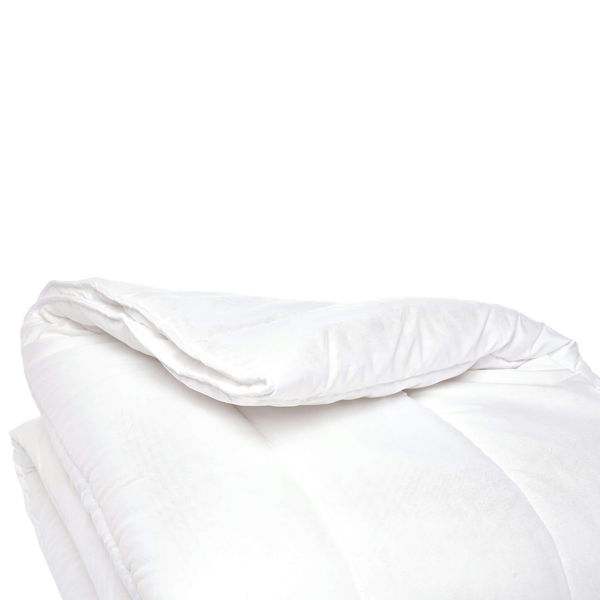 - Couette hypoallergénique tempérée 300g 240x220
