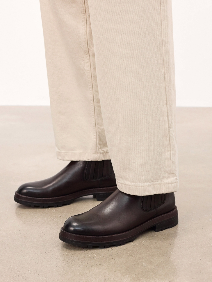 Brown men's natural leather Chelsea boots