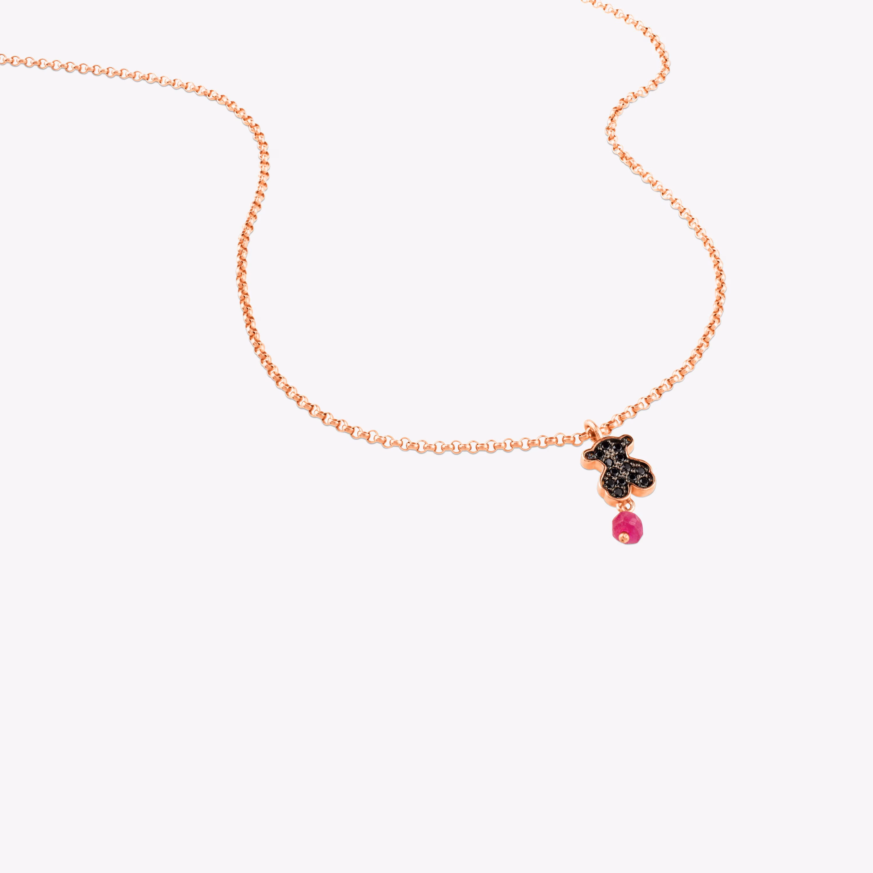 Collar con baño de oro rosa 18 kt sobre plata, espinela y rubí tratado motivo oso Motif
