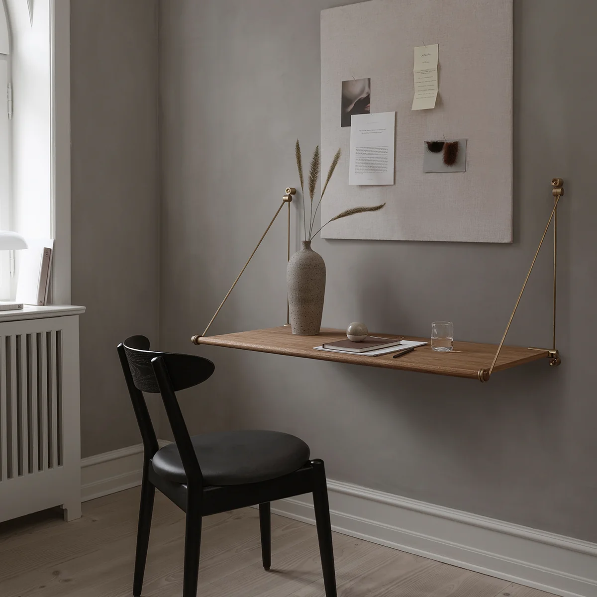 We Do Wood - Loop Desk, Eiche natur / Messing