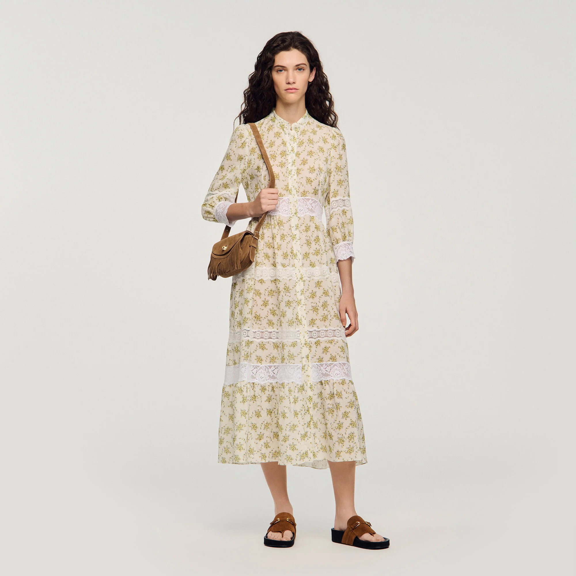 Robe longue à dentelle fleur
