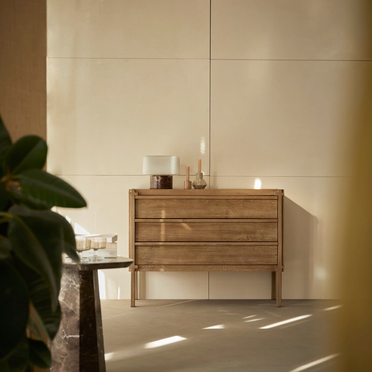 Tikamoon - Ladekast in gerecycled massief iepenhout Madi