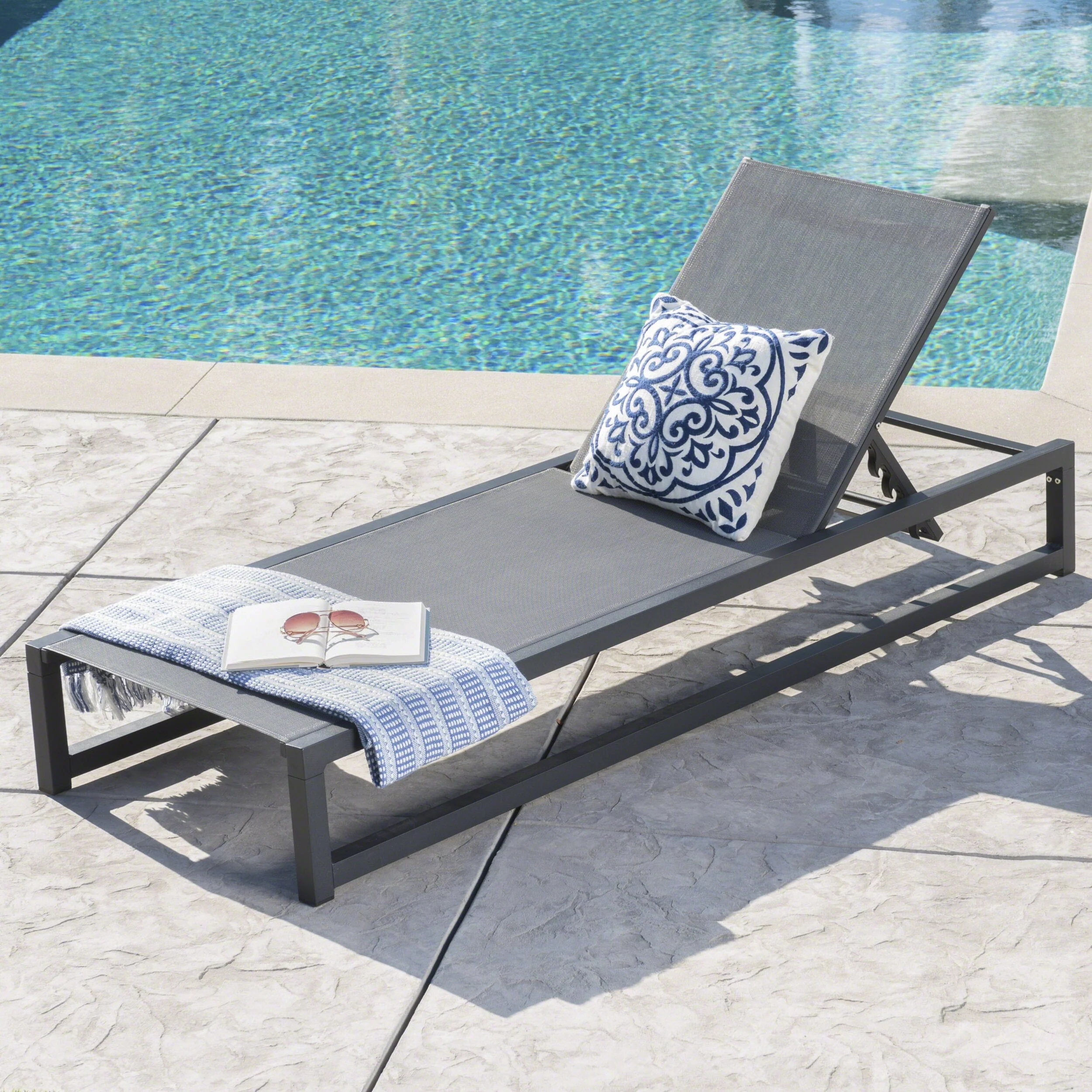 Modern Breathable Mesh Lounge Chair with 7 Adjustable Positions, Weather-Resistant Reclining Chaise Chair