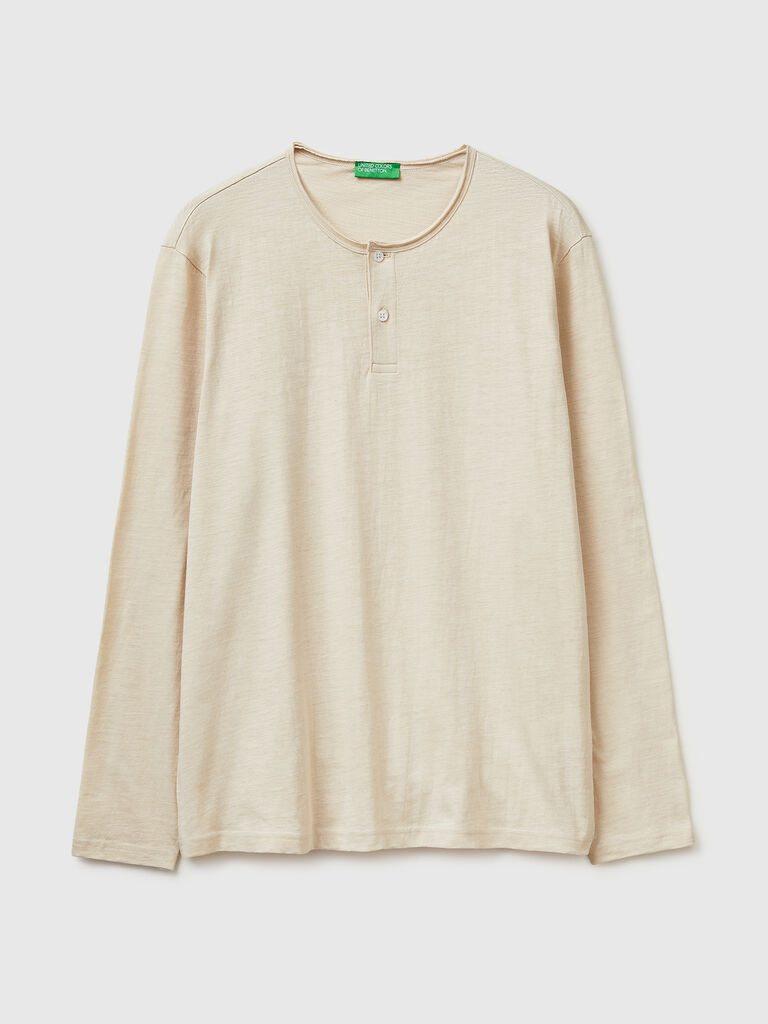 T-shirt with henley neck