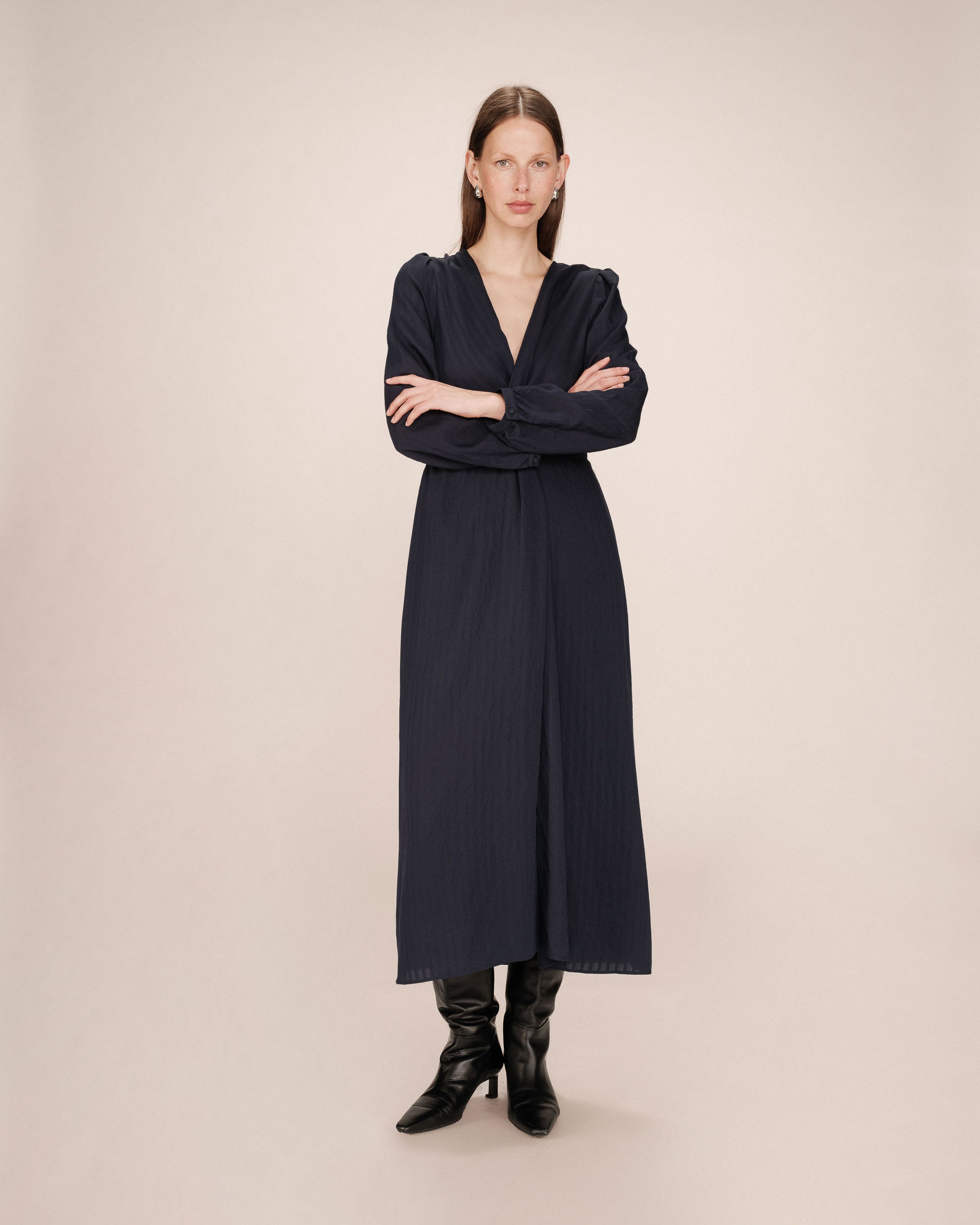 Robe longue decollete v marine Shirley