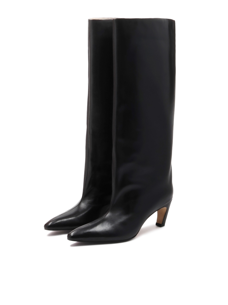 Fashionable boots with slip-on upper