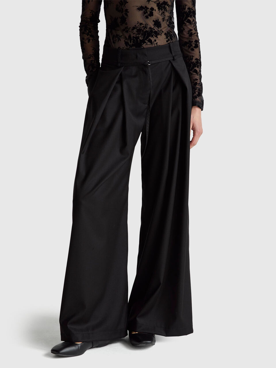 Flannel trousers with belt