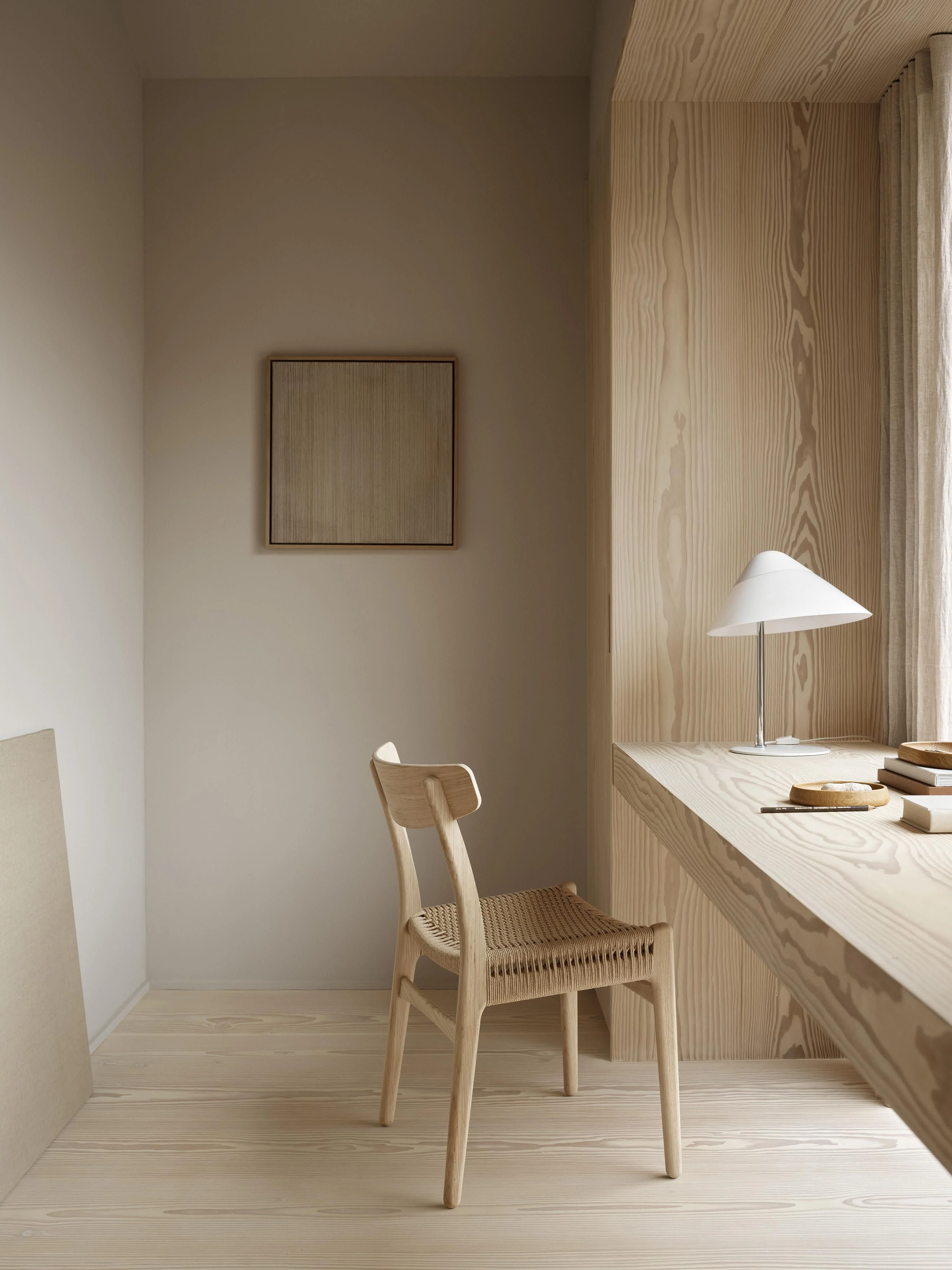 Holzstuhl CH23 mit handgeflochtener Sitzfläche