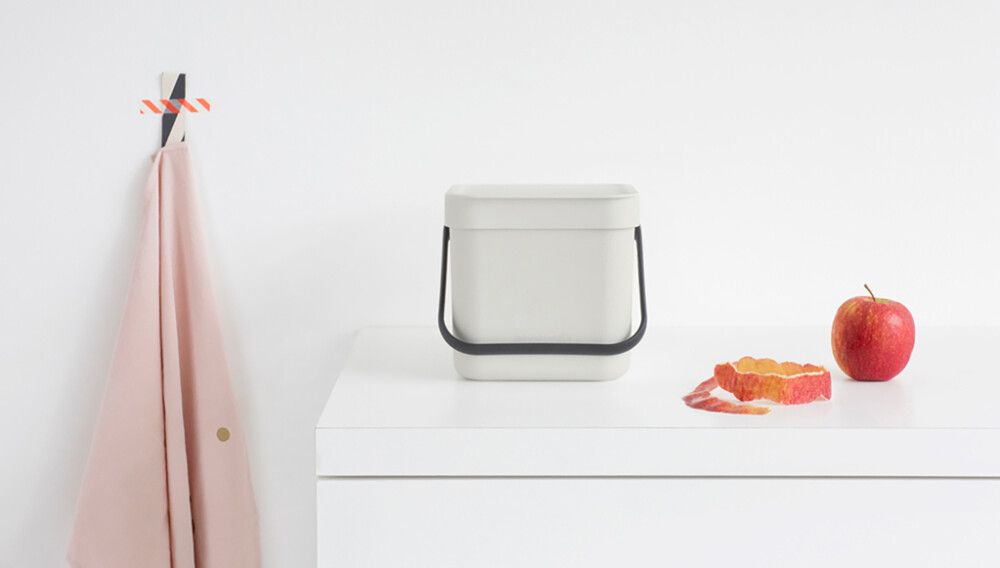 SØPPELBØTTE BRABANTIA SORT&GO LYSEGRÅ 6L