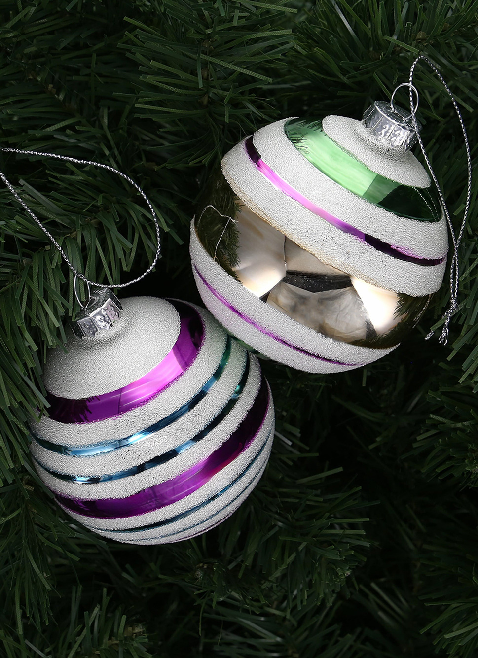 BOULE DÉCORÉE DE RAYURES (MODÈLE ALÉATOIRE) AMETHYSTE/EMERAUDE