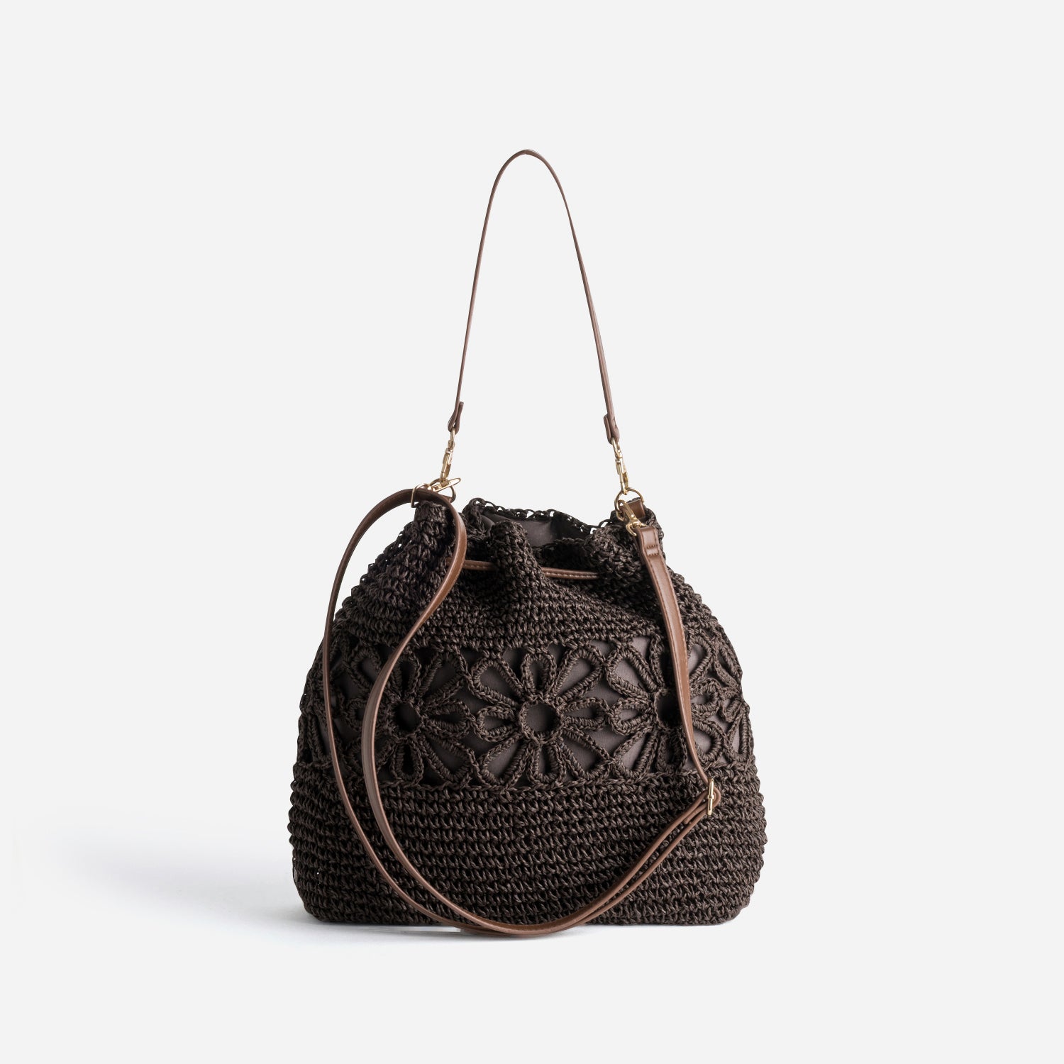 Sac seau marron tressé