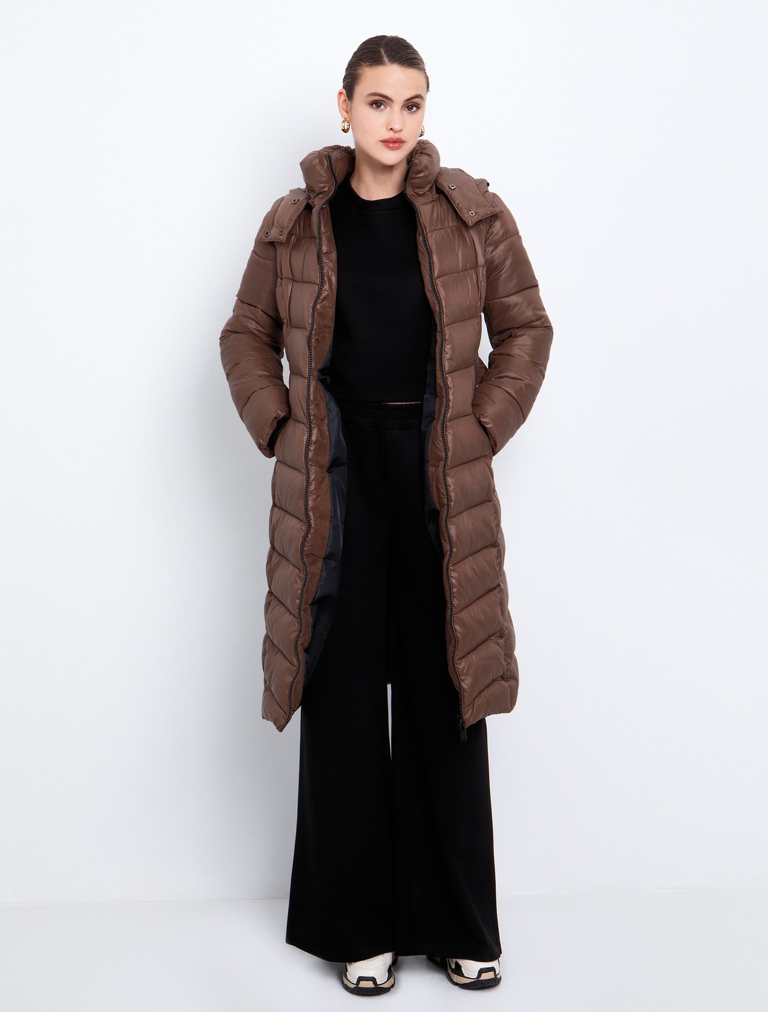 Mακρύ μπουφάν με ζώνη & κουκούλα