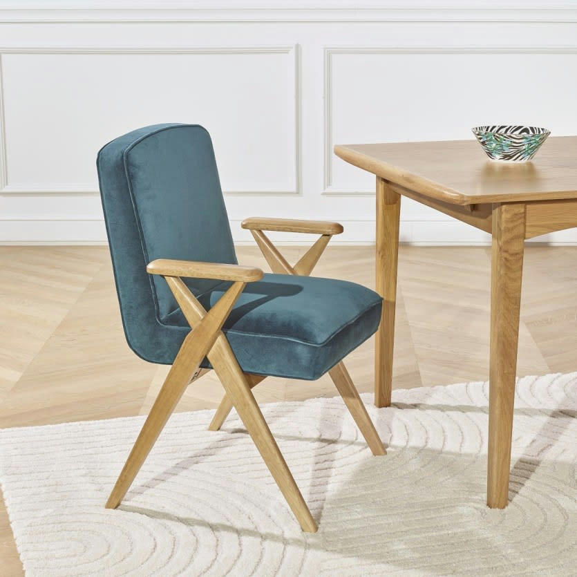 X - Fauteuil de table en bois et velours bleu paon