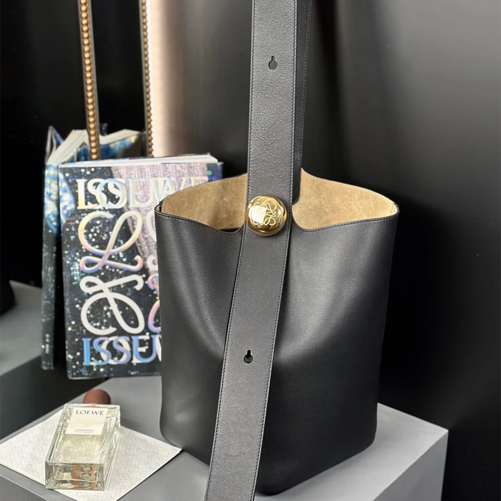 LOEWE Medium Pebble Bucket Bag
