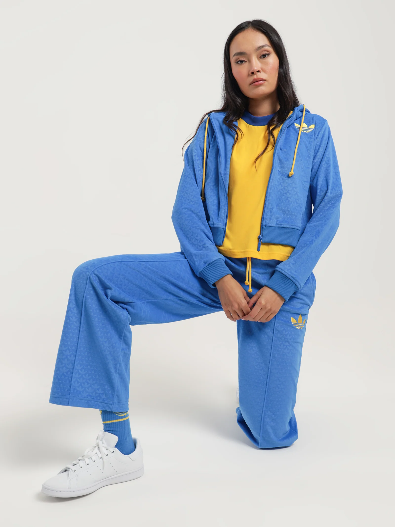 ADICOLOR 70s Heritage Now Velour Pants