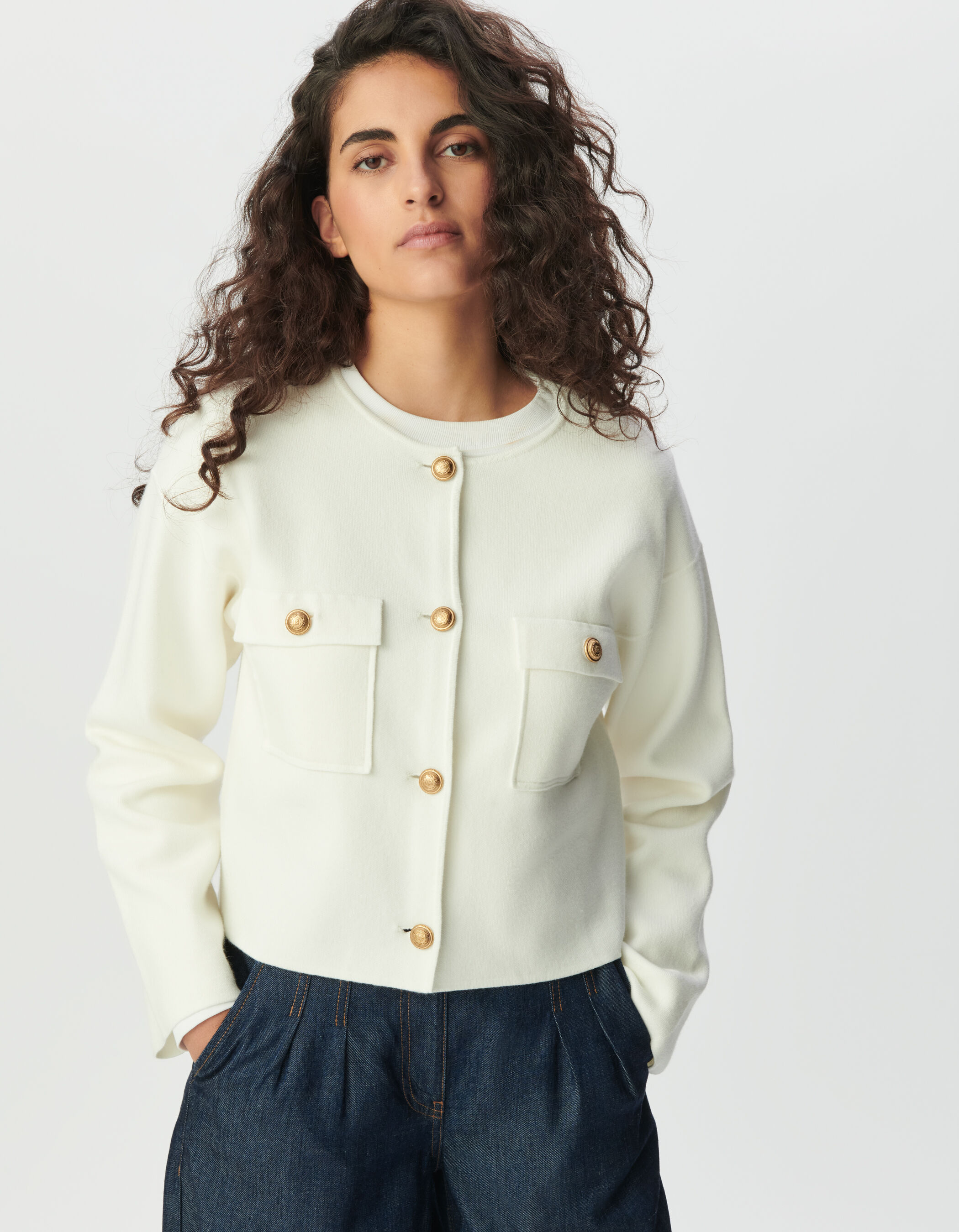Cardigan court blanc tricot poches plaquées Femme