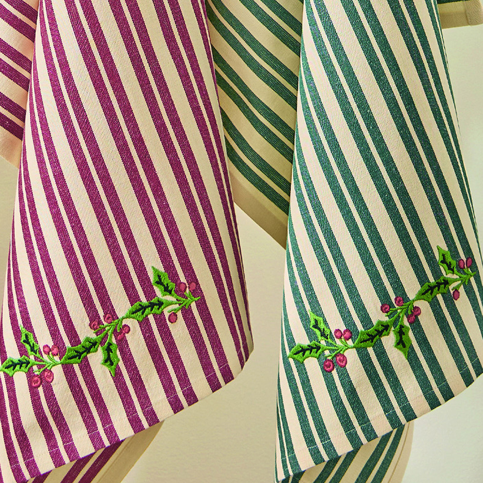 Lot de 2 torchons brodésRomance d'hiver