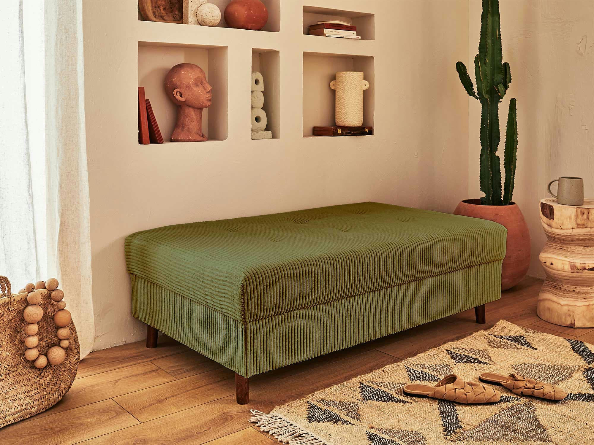 RUNE - Pouf en velours côtelé vert