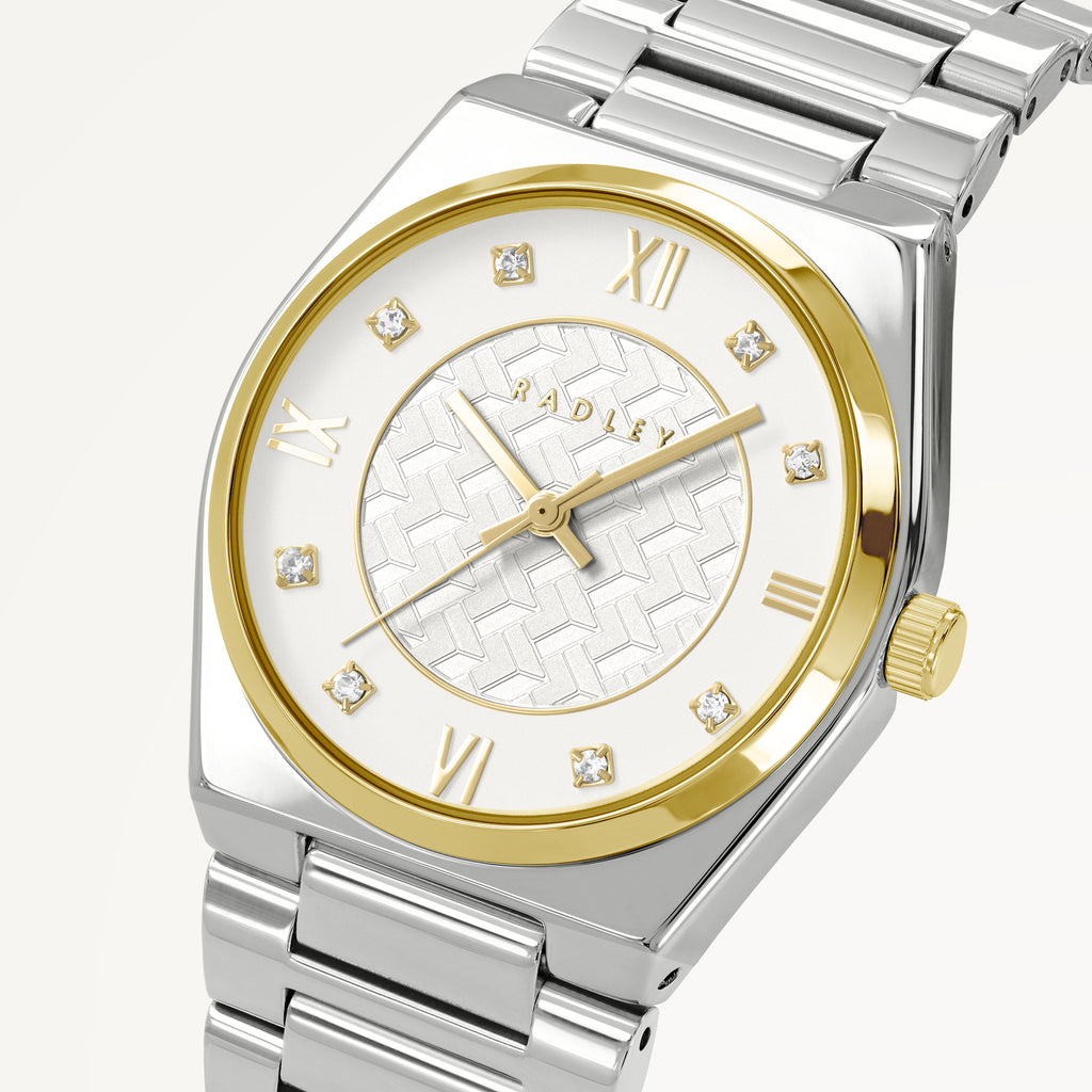 Oak Street - Boyfriend Watch