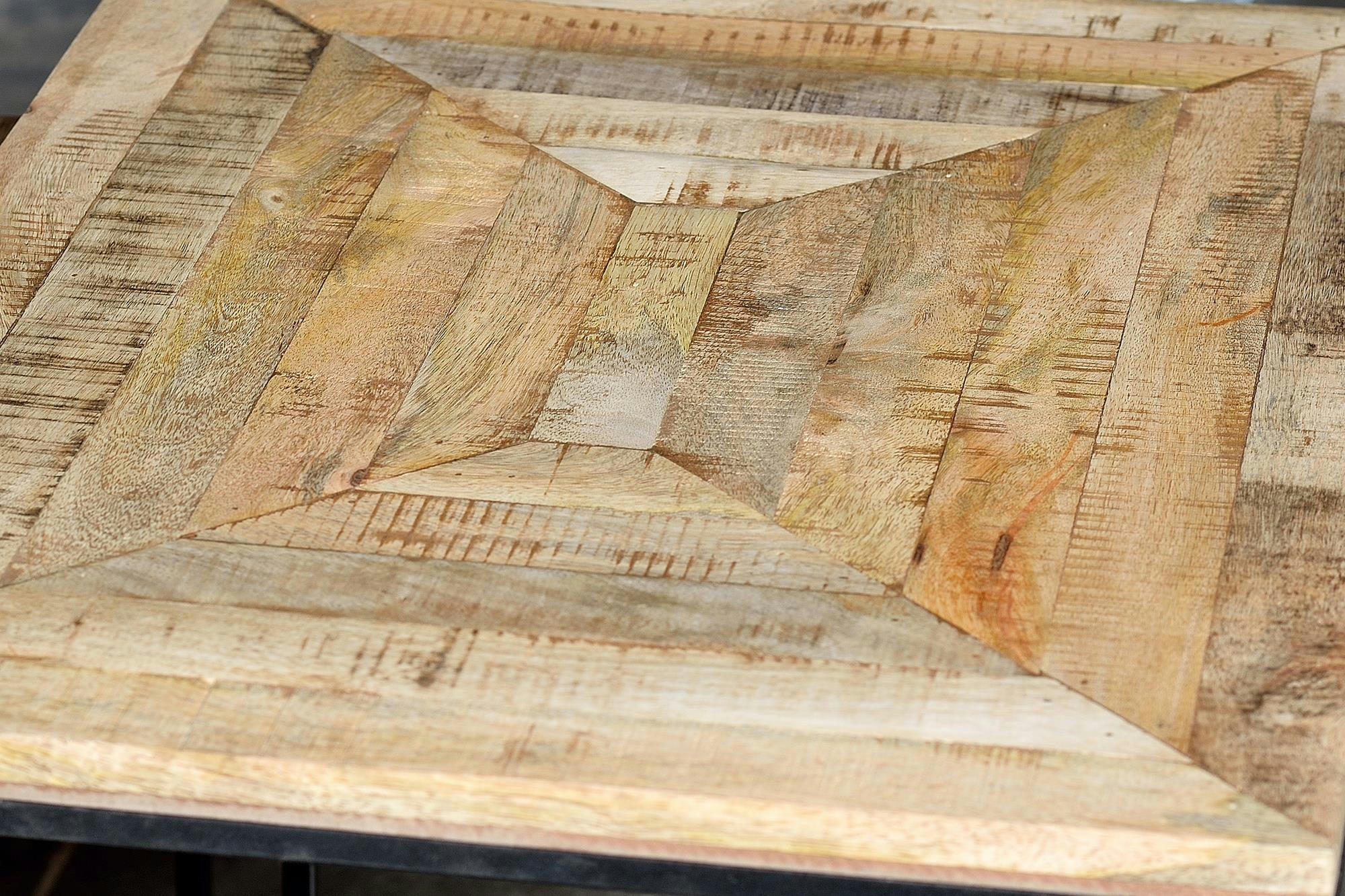 - Set de 3 tables en manguier massif avec détails en marqueterie