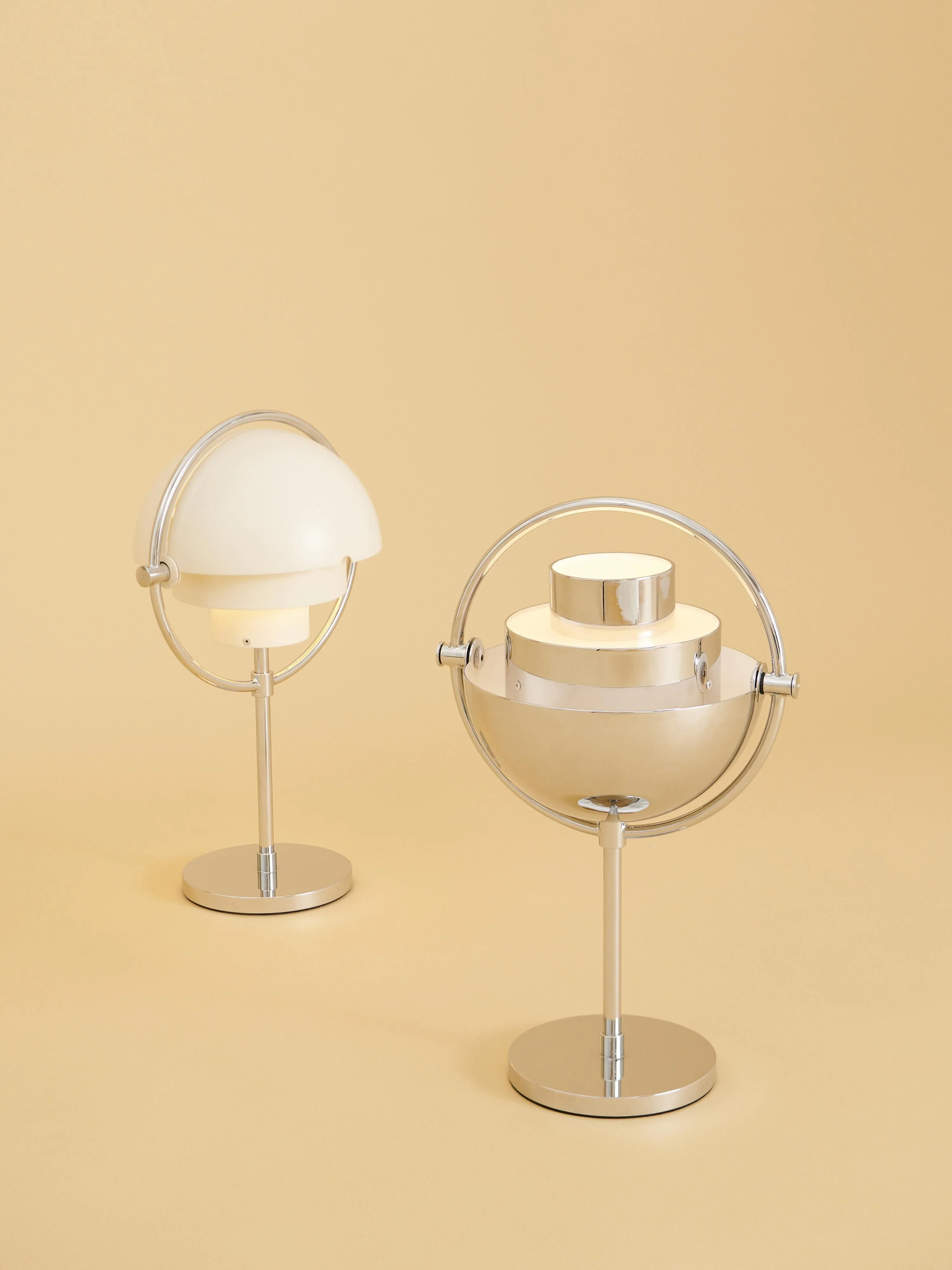 Mobile dimmbare Tischlampe Multi-Lite, verstellbar
