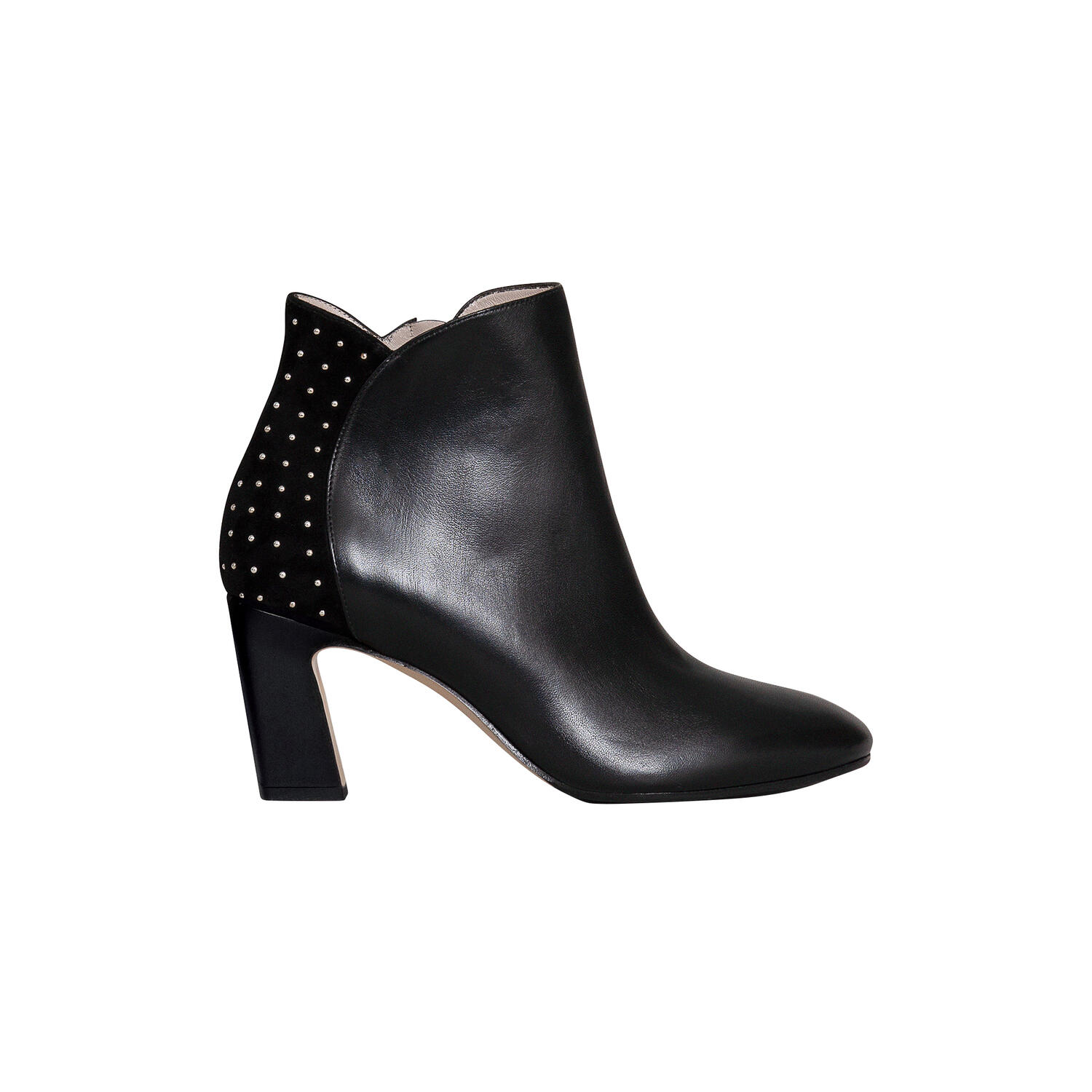Mathilde Studs, black