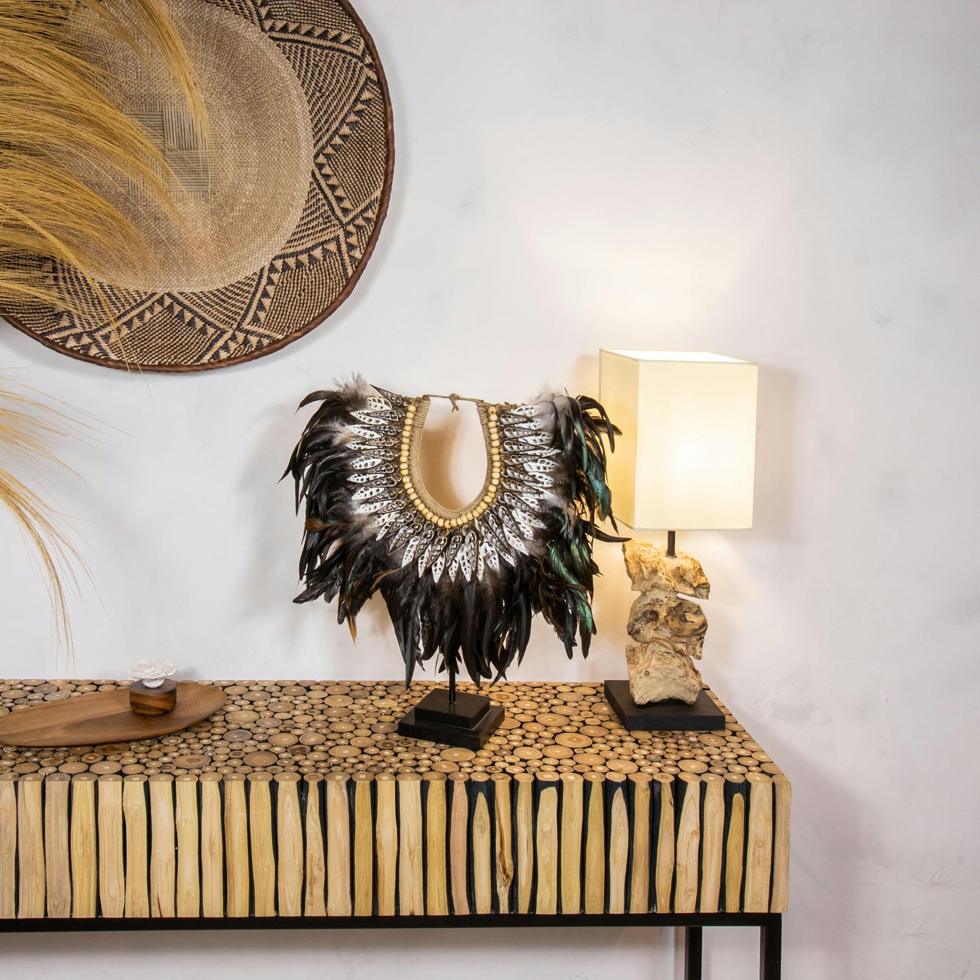 PAPUA - Collier en plumes et coquillages noirs