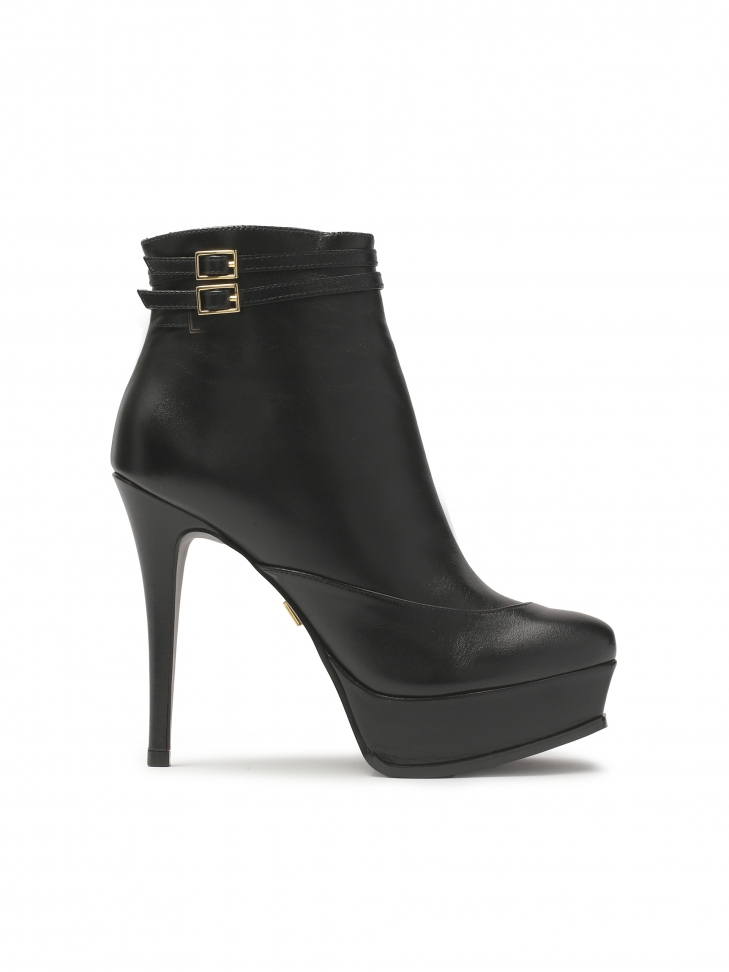 Leather boots with high heel and platform