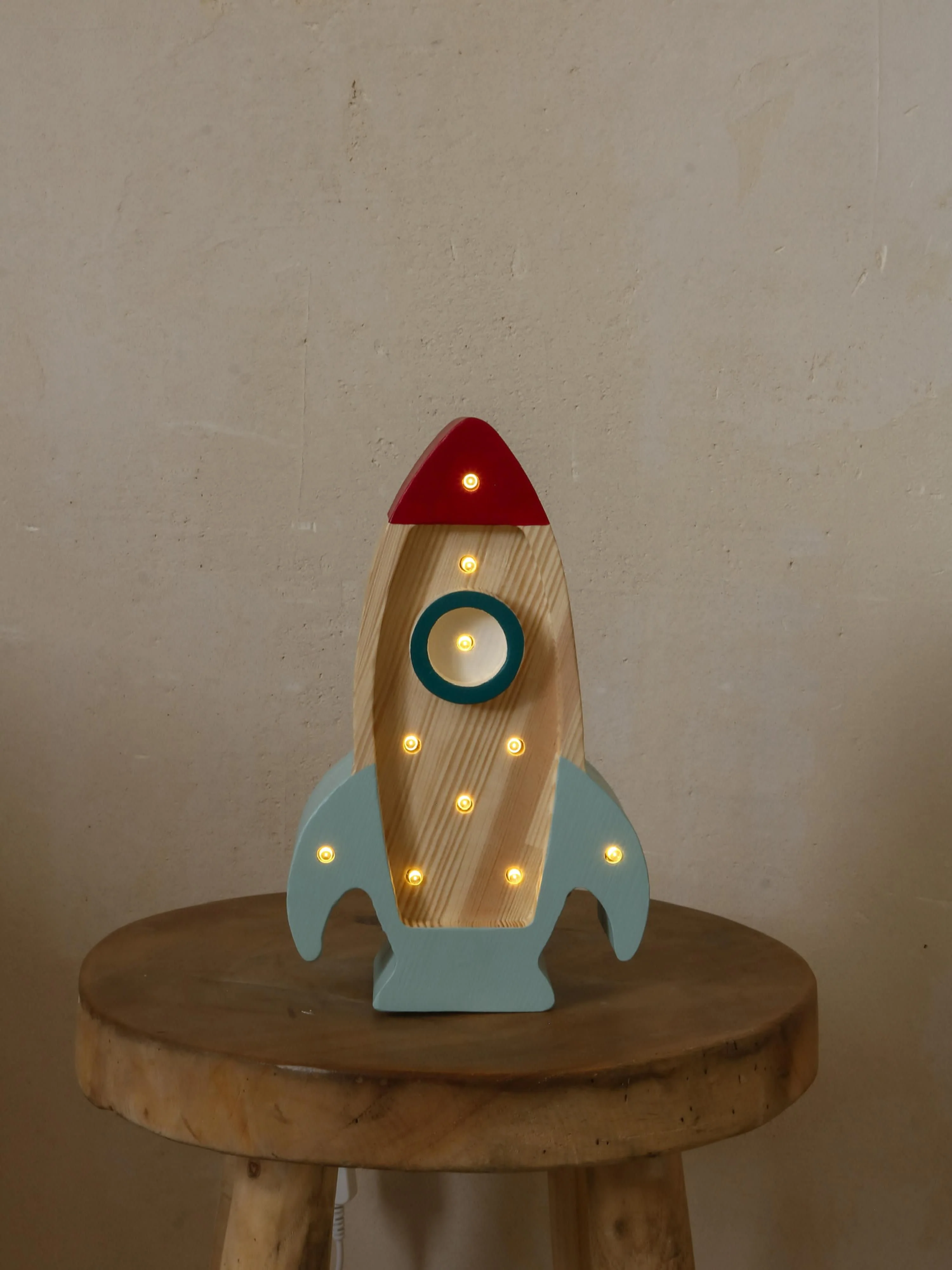 Handgefertigte LED-Kinderzimmerlampe Space Rocket Mini mit Timerfunktion und Fernbedienung, dimmbar