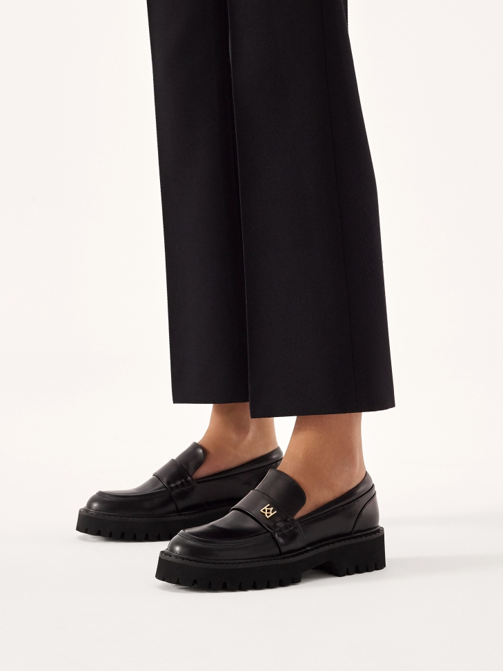 Black grain leather shoes