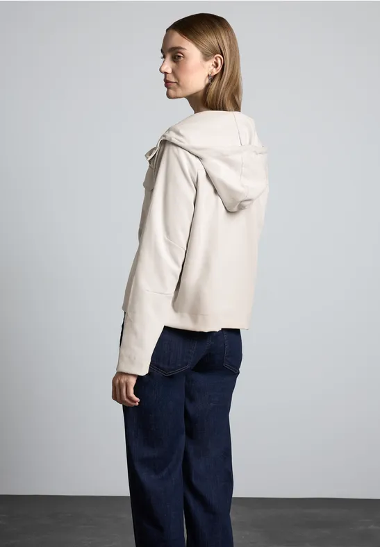 Kurze Jacke mit Kapuze