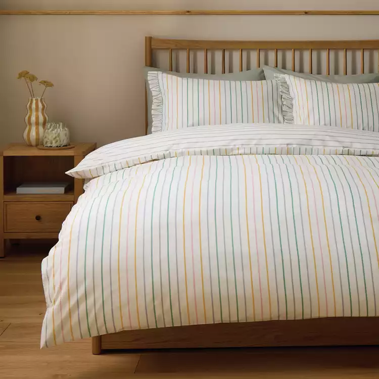 Habitat Multi Stripe Ruffle White Bedding Set - Single