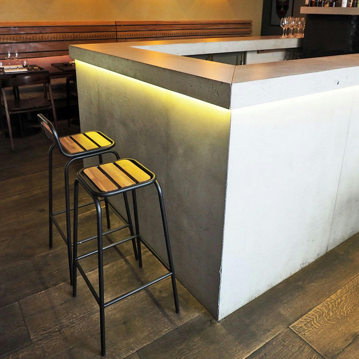 - Tabouret de bar esprit industriel