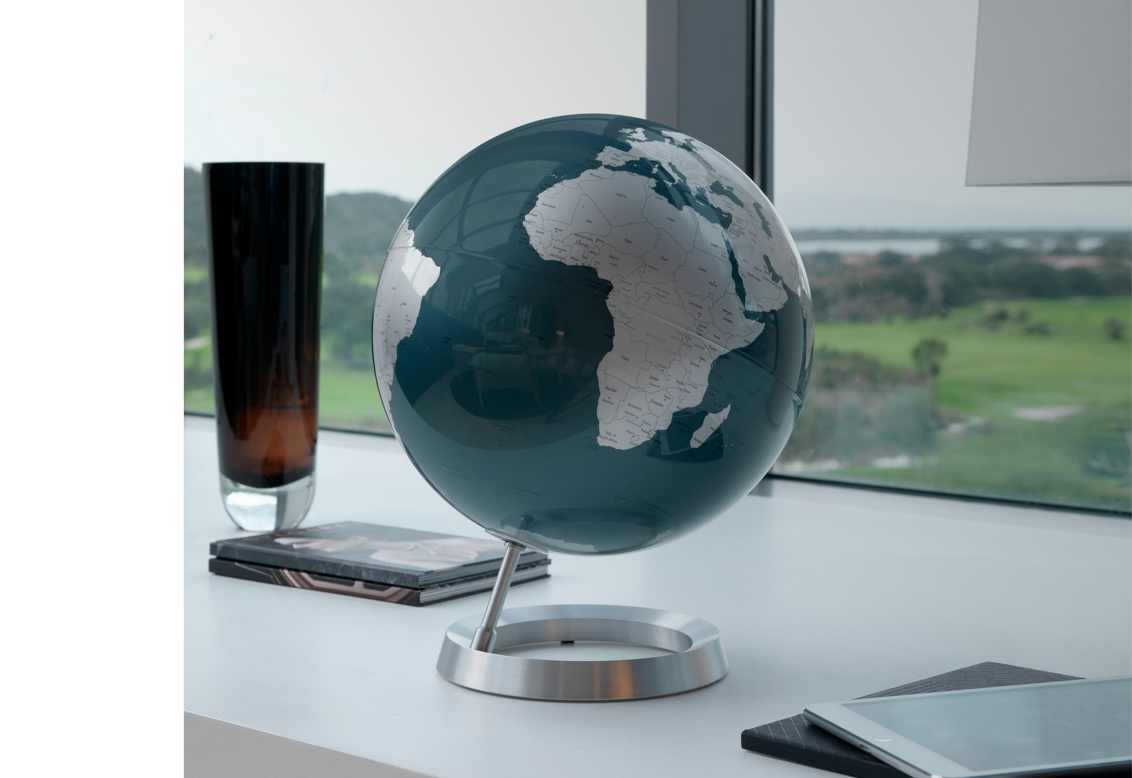 VISION MIDNIGHT BLUE - Globe terrestre de design  30 cm  textes en anglais