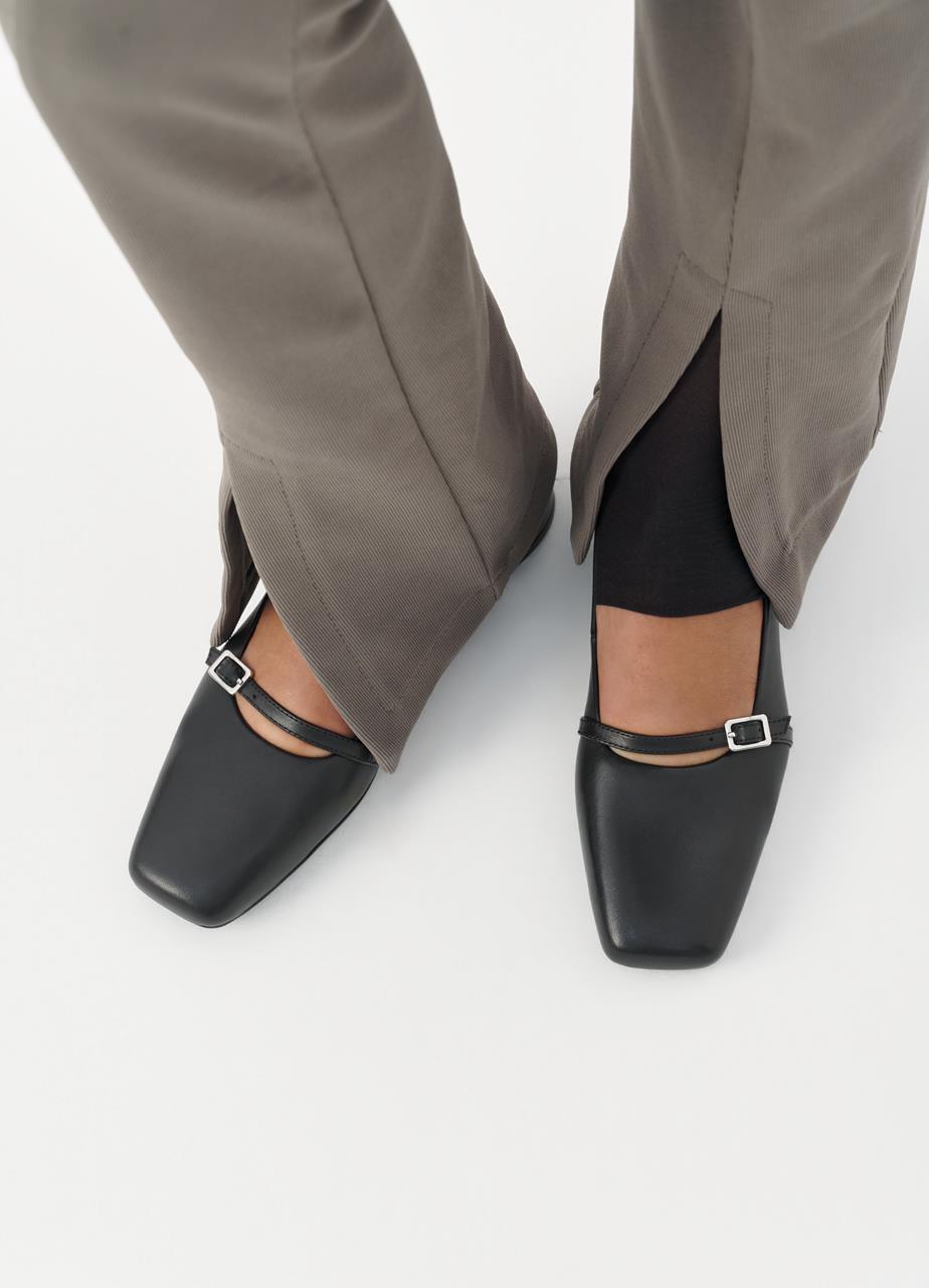 Debbi Pumps