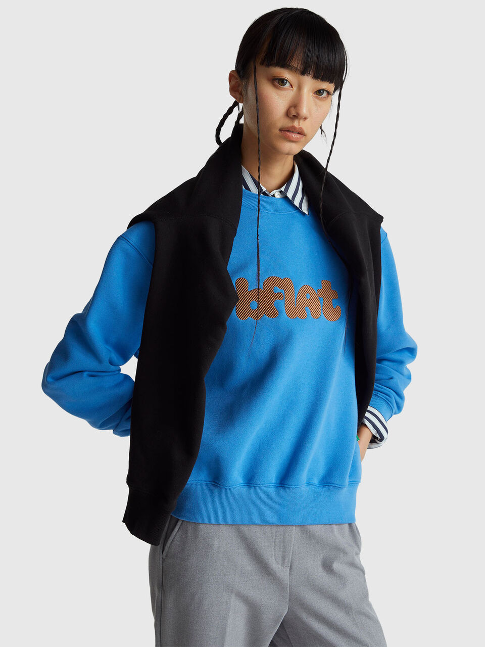 Sweatshirt with embroidery