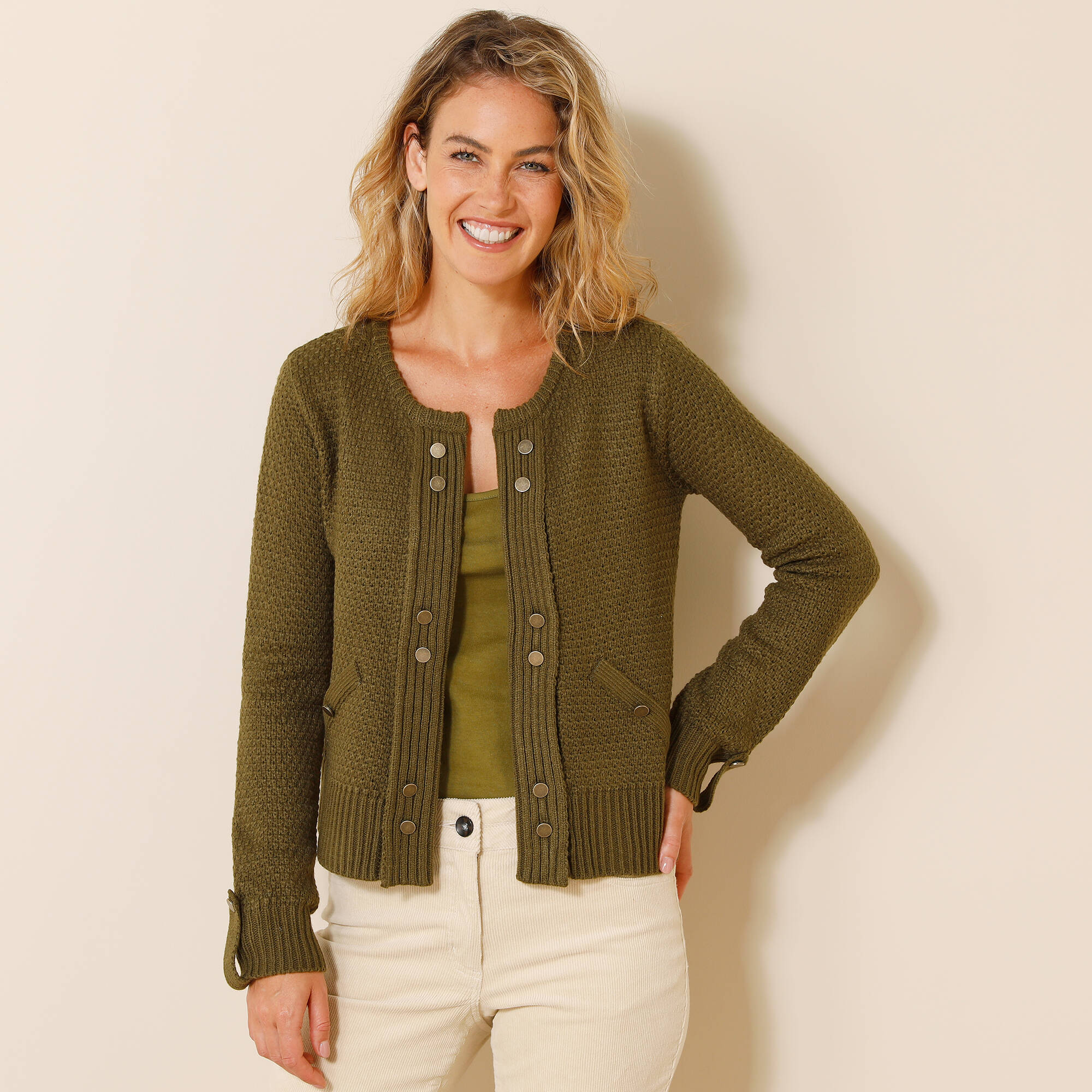 Gilet maille fantaisie boutons dorés vieillis