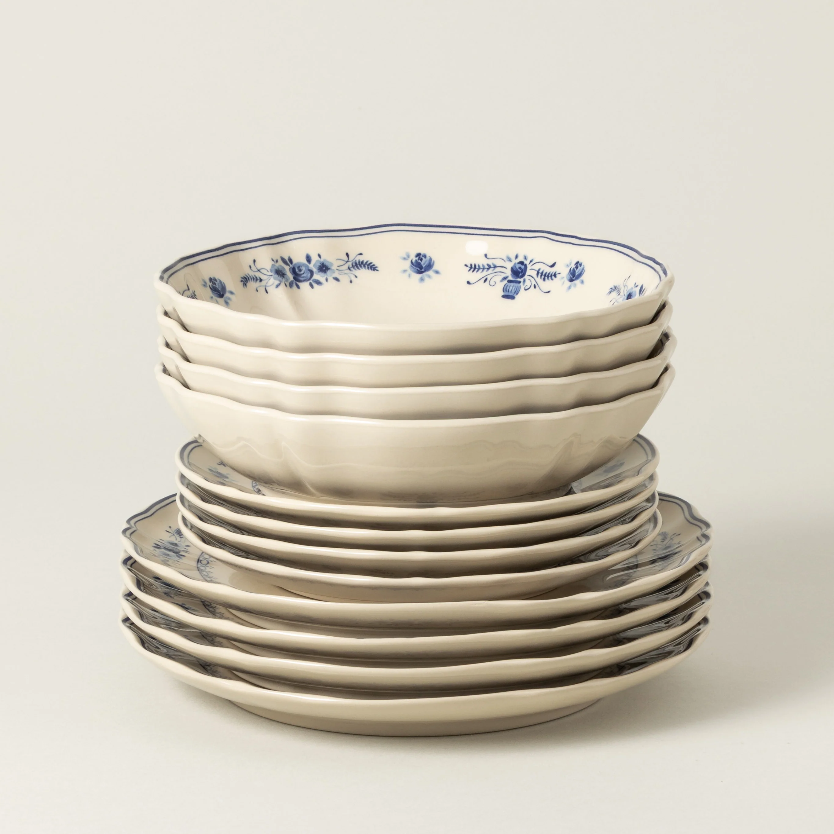 12-Piece Dinnerware Set with Soup/Pasta Bowl Vila
