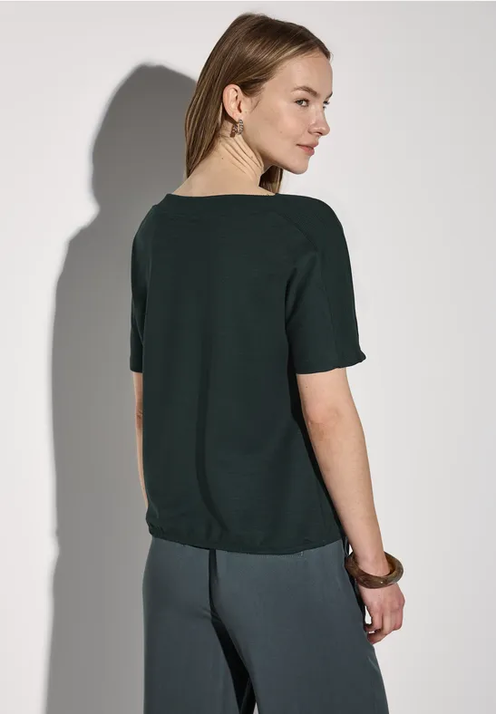 Shirt mit U-Boot-Ausschnitt