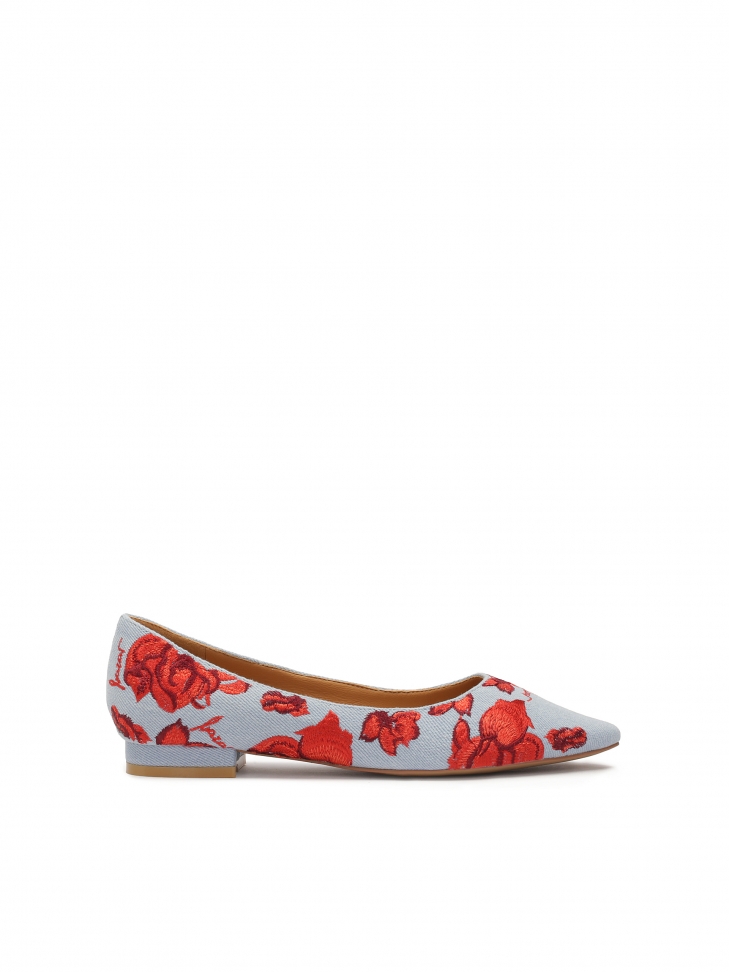 Flat denim fabric pumps with floral pattern