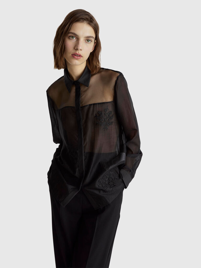 Shirt with embroidery