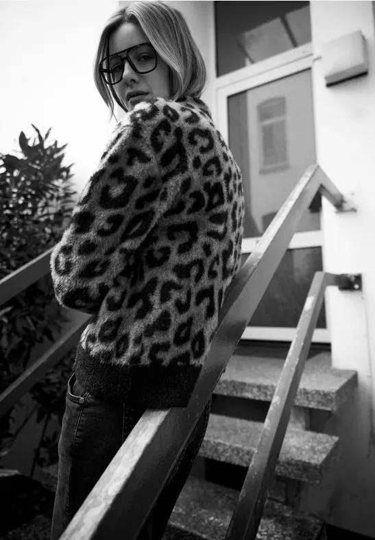 Flauschiger Leo Cardigan