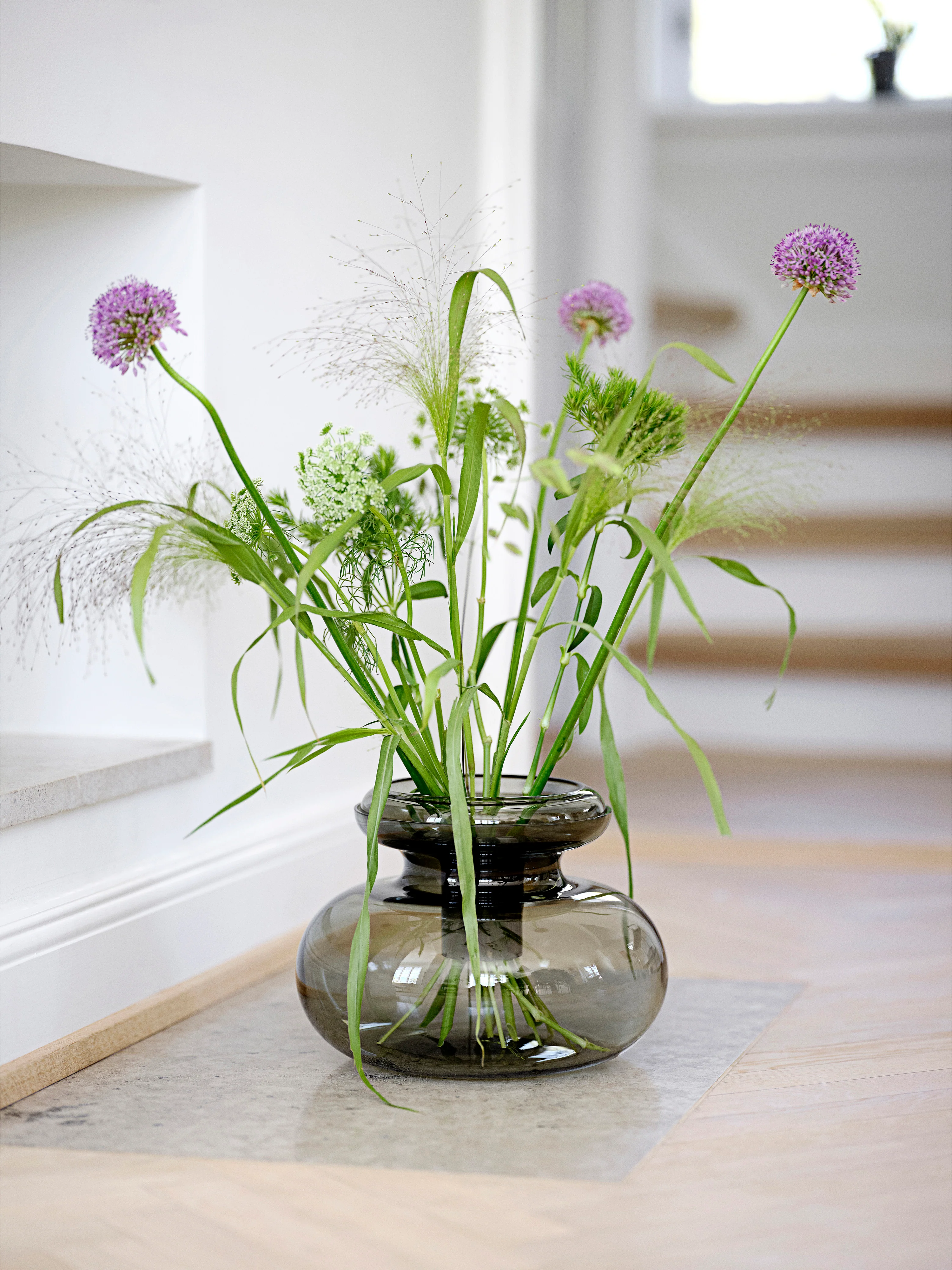 Große mundgeblasene Vase Inu