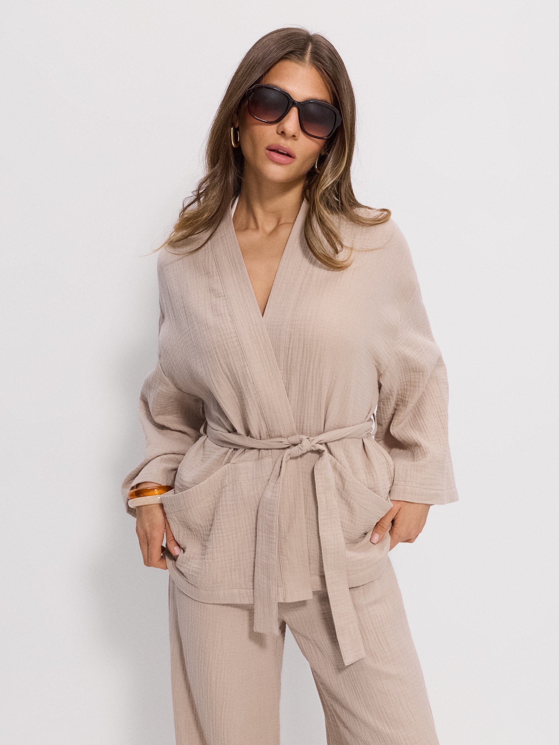 Bawełniane kimono z materiałowym paskiem