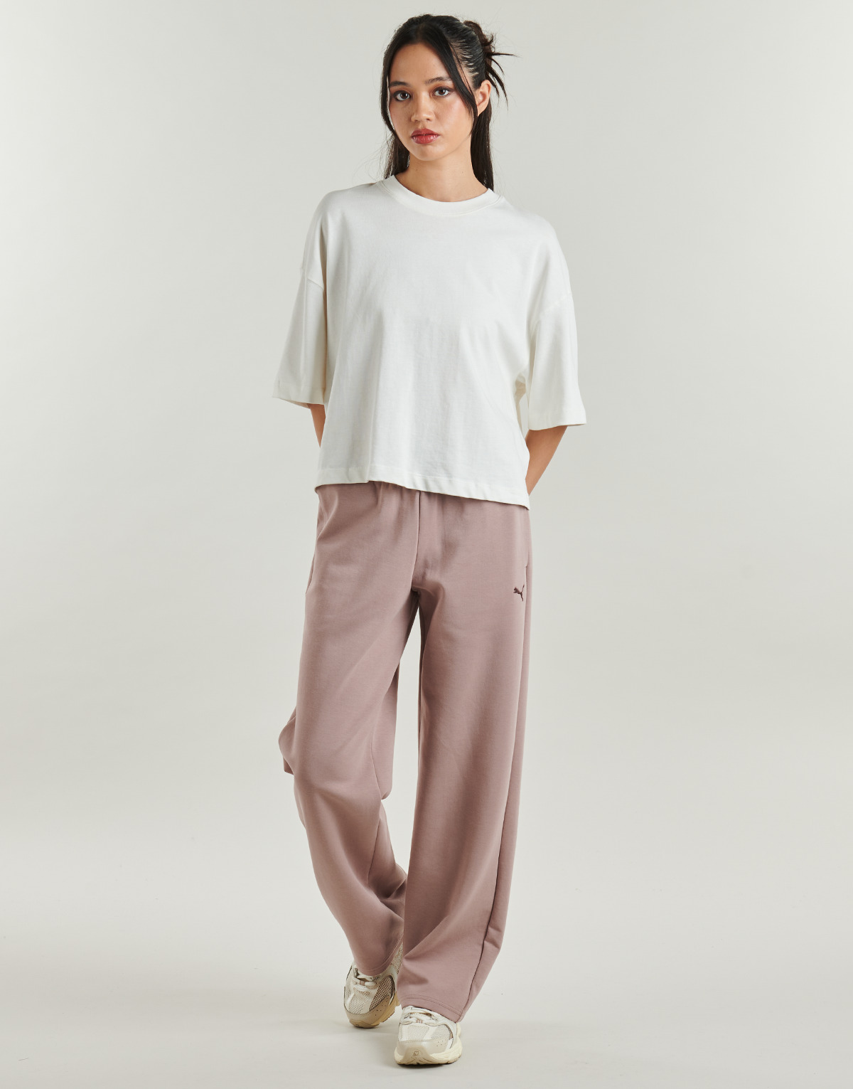 Puma - ESS ELEVATED Straight Leg Pant DK - Beige