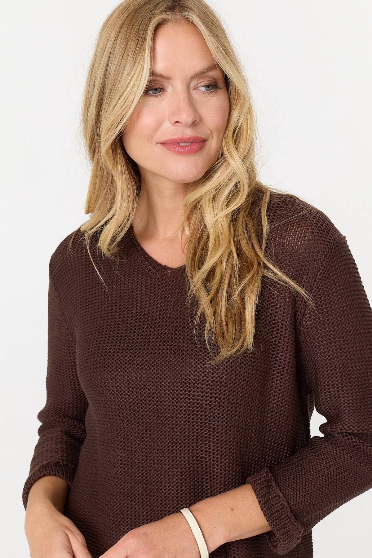 Izabel London Mesh Texture 3/4 Sleeve Relaxed Top