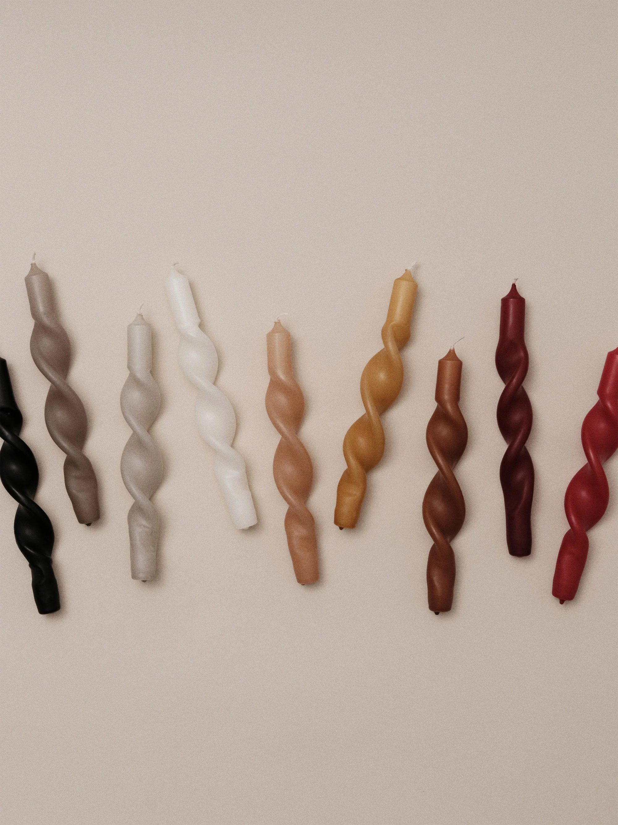 Handgefertigte Stabkerzen Twist, 2er-Set