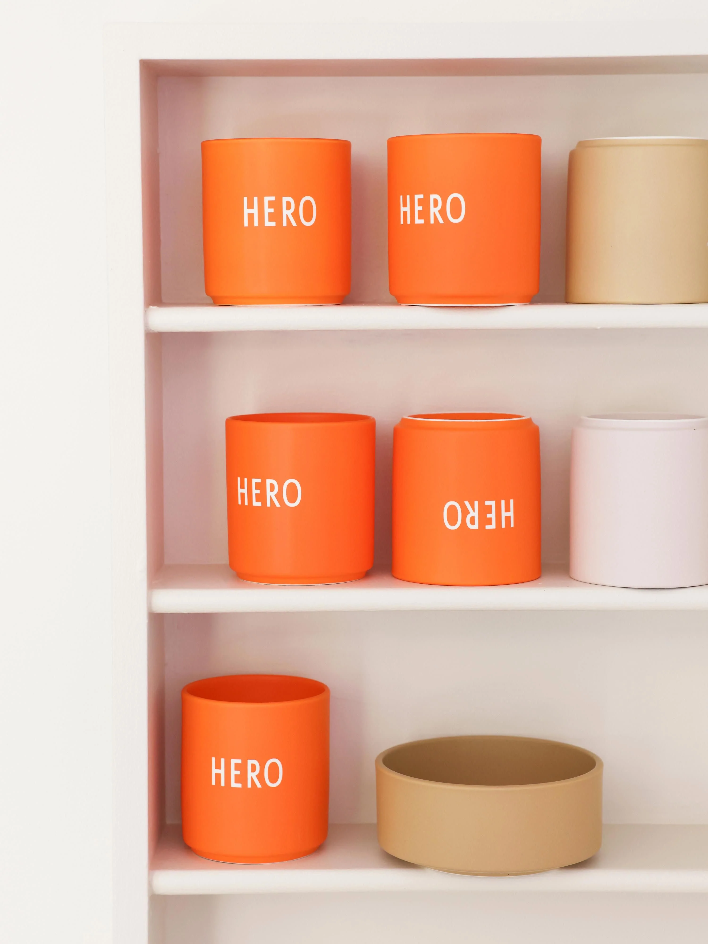Design-Kaffeebecher Hero