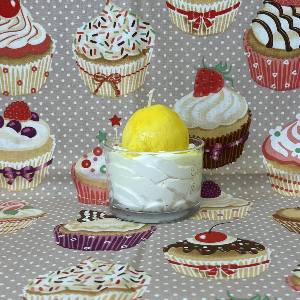 - Bougie parfumée mousse au citron